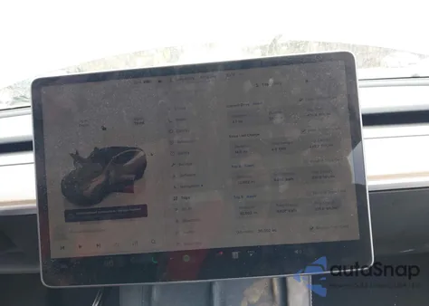 2022 Tesla Model Y Performance Dual Motor All-Wheel Drive z USA, uszkodzony, nr VIN 7SAYGDEF2NF508002